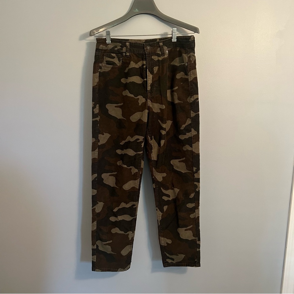 American Eagle camo pants